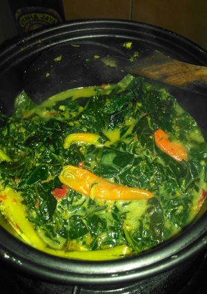 Foto resep Daun Singkong Bumbu Rujak