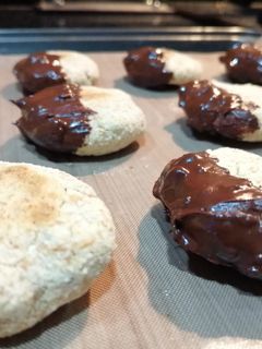 Una foto de Galletas de Banano, Coco y chocolate