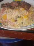 Arroz con frutos secos y frutos frescos