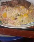 Arroz con frutos secos y frutos frescos