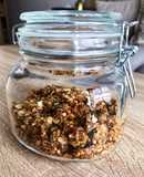 Granola de frutos secos y semillas en sartén