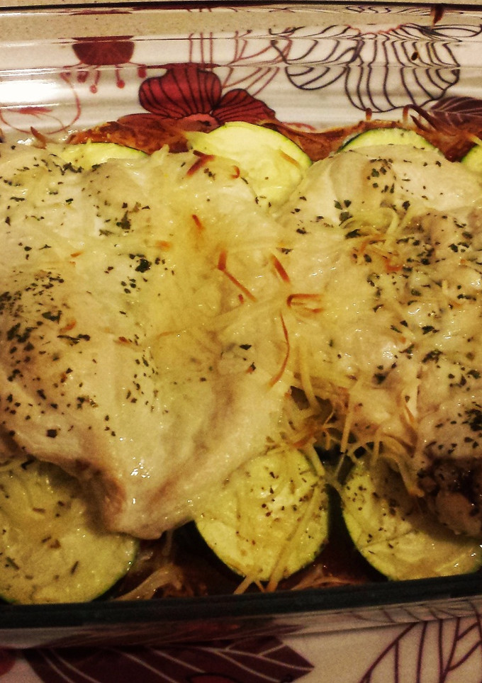 Una foto de Pollo con calabacín al horno