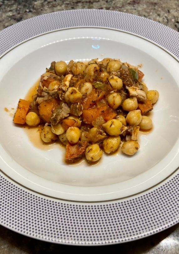 Una foto de Ropa vieja canaria de cocido madrileño