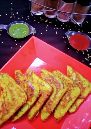 मूंग दाल टोस्ट (Moong Dal Toast recipe in Hindi) रेसिपी मुख्य फोटो