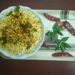A picture of Oggarane kadalepuri(puffed rice).