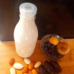 A picture of Almond Milk.