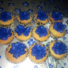 A picture of Vanilla cupcakes.
