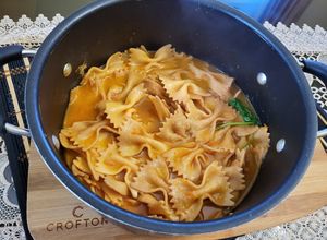 Una foto de Sopa de moñitos