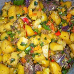 A picture of Garnished potatoes.