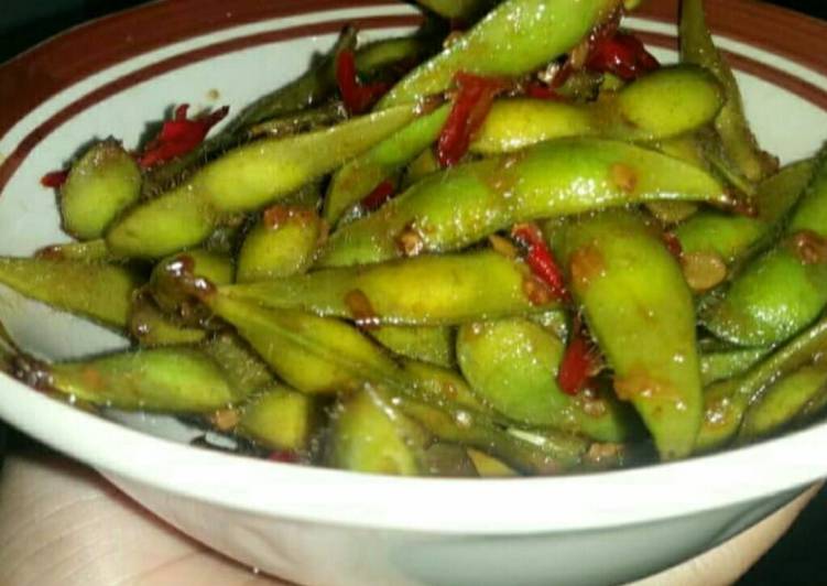 Cara termudah untuk Memasak Untuk Mencoba Di RumahEdamame Tumis Lada Garam (cemilan edamame)