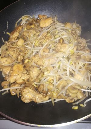 Una foto de Pollo Salteado