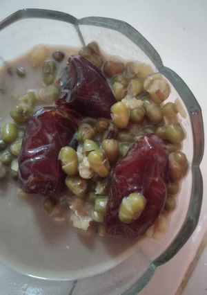 Foto resep Sarapan Sehat : kacang hijau, kurma, susu