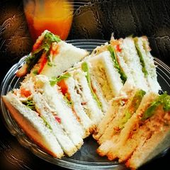 A picture of Chicken Sandwiches.
