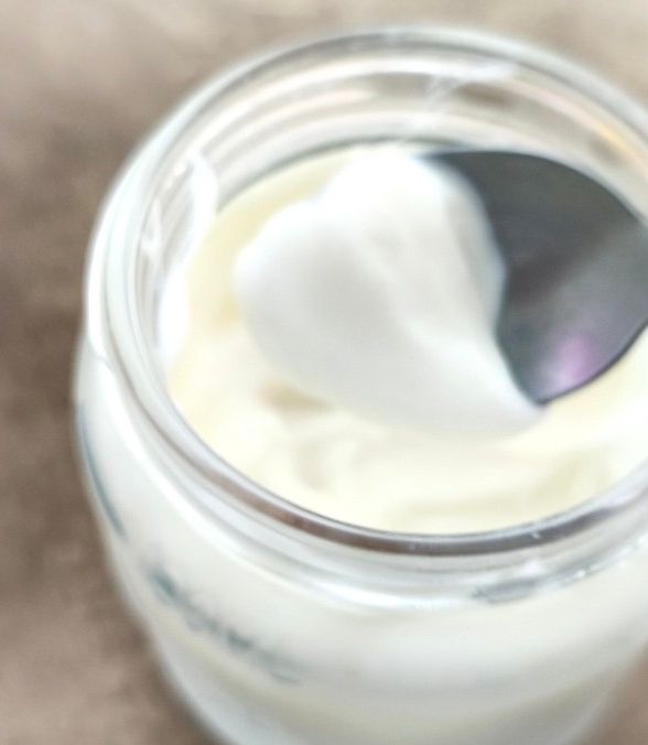 Una foto de Yogurt casero light de vainilla en yogurtera