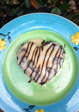 Una foto de Torta húmeda de chocolate y café con glasé moka receta sin lácteos🍵🍫 #festival