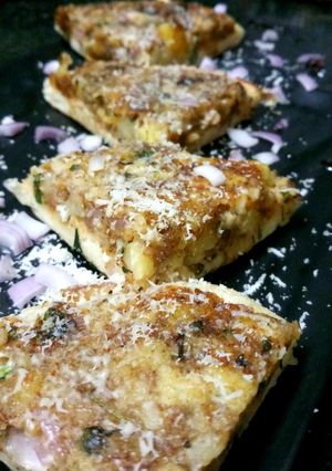 A picture of Tawa Kulcha Pizza.