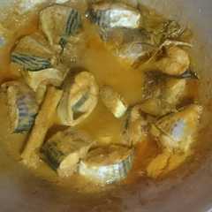 รูปของ Kotok ikan laut asam pedas ala "Emak"