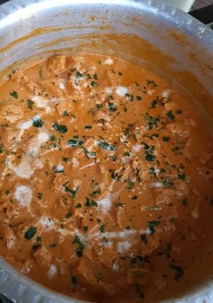 A picture of Kashmiri Butter Chicken.