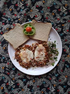 इंडियन स्टाईल शाकशुका (indian style Shakshuka recipe in marathi) रेसिपी चे मुख्य फोटो