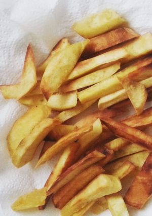 A picture of Cassava fries.