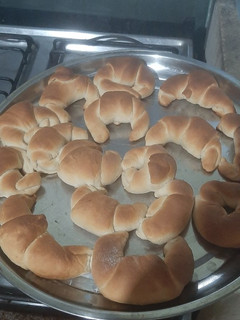 Una foto de Masa única (ROLL DE CANELA Y MEDIA LUNA)