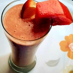 A picture of Oats and fruits smoothie.