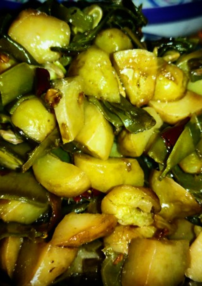 सेमी आलू की सब्जी (semi aloo ki sabzi recipe in Hindi) रेसिपी मुख्य फोटो