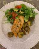 Salmón con Papas rústicas