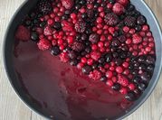 Une photo de cheesecake speculoos fruits rouges