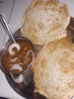 छोले भटूरे (Chole Bhature recipe in hindi) रेसिपी मुख्य फोटो