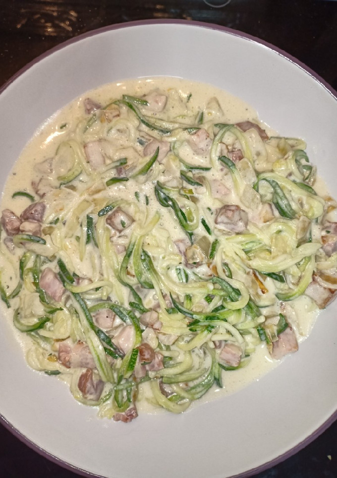 Una foto de Zuchinni Spaghetti a la carbonara 🇮🇹sin gluten/low carb/keto