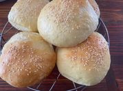 Una foto de pan brioche