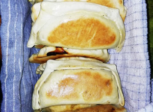 Una foto de Empanadas de pino al horno