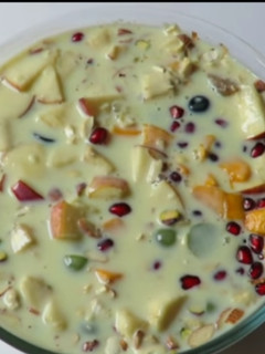 ફ્રૂટ સલાડ (Fruit Salad Recipe In Gujarati) રેસીપી મુખ્ય ફોટો