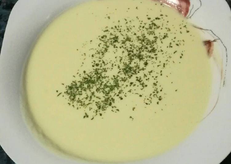 Vichysooise (crema fría de puerros y patatas)
