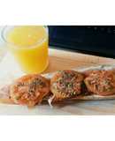 Desayuno: Zumo de naranja y tostada con tomate y jamón serrano