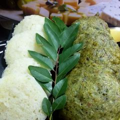 A picture of Rawa idli.