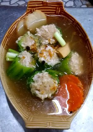 รูปของ แกงจืดบวบยัดไส้ไก่สับ