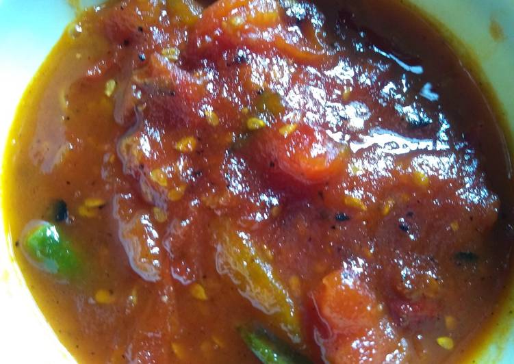 Hot tomato chutney
