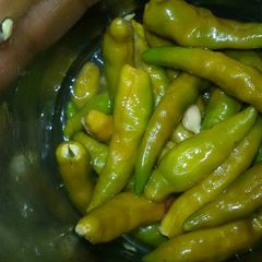 A picture of Hari mirch ka Achar.