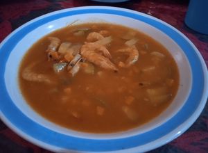 Una foto de Caldo de camarón seco