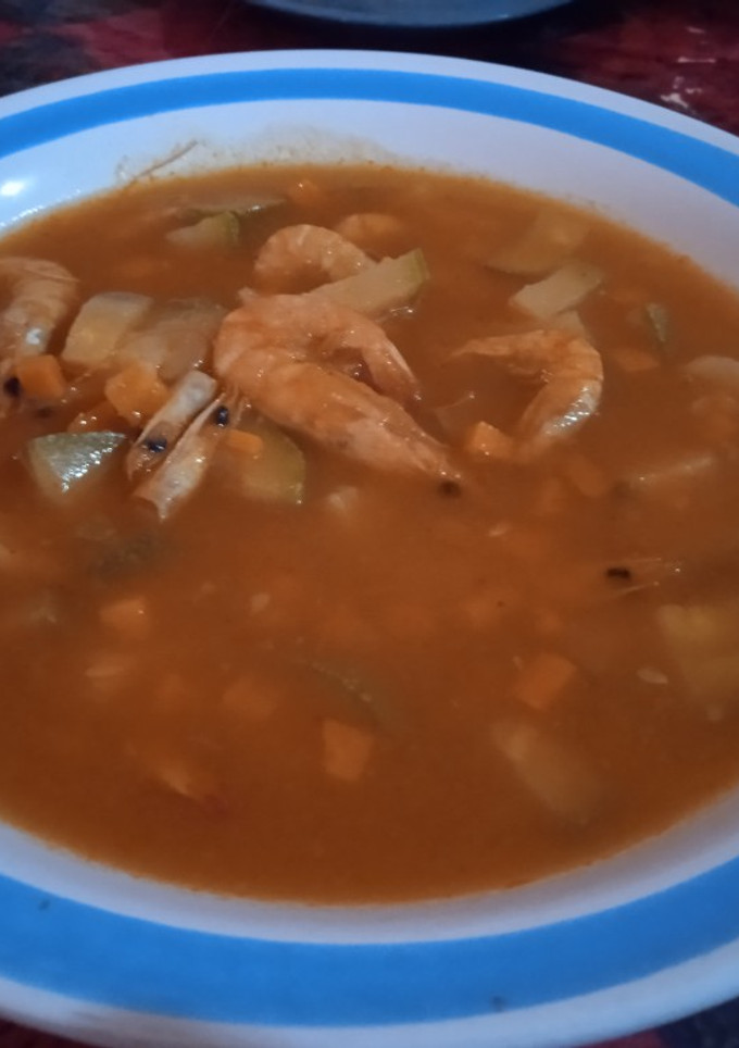 Una foto de Caldo de camarón seco