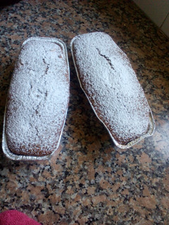 Una foto de Budín de coco con crema y dulce de leche
