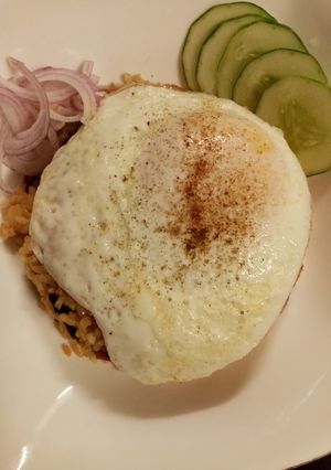 Egg and chicken sausage quick fried rice রেসিপির প্রধান ছবি