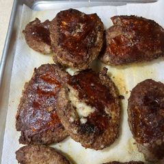 A picture of Burger & Mozzarella patties.