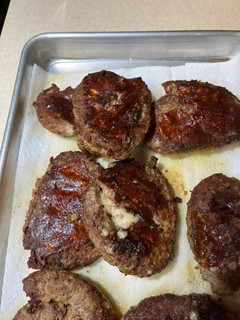A picture of Burger & Mozzarella patties.