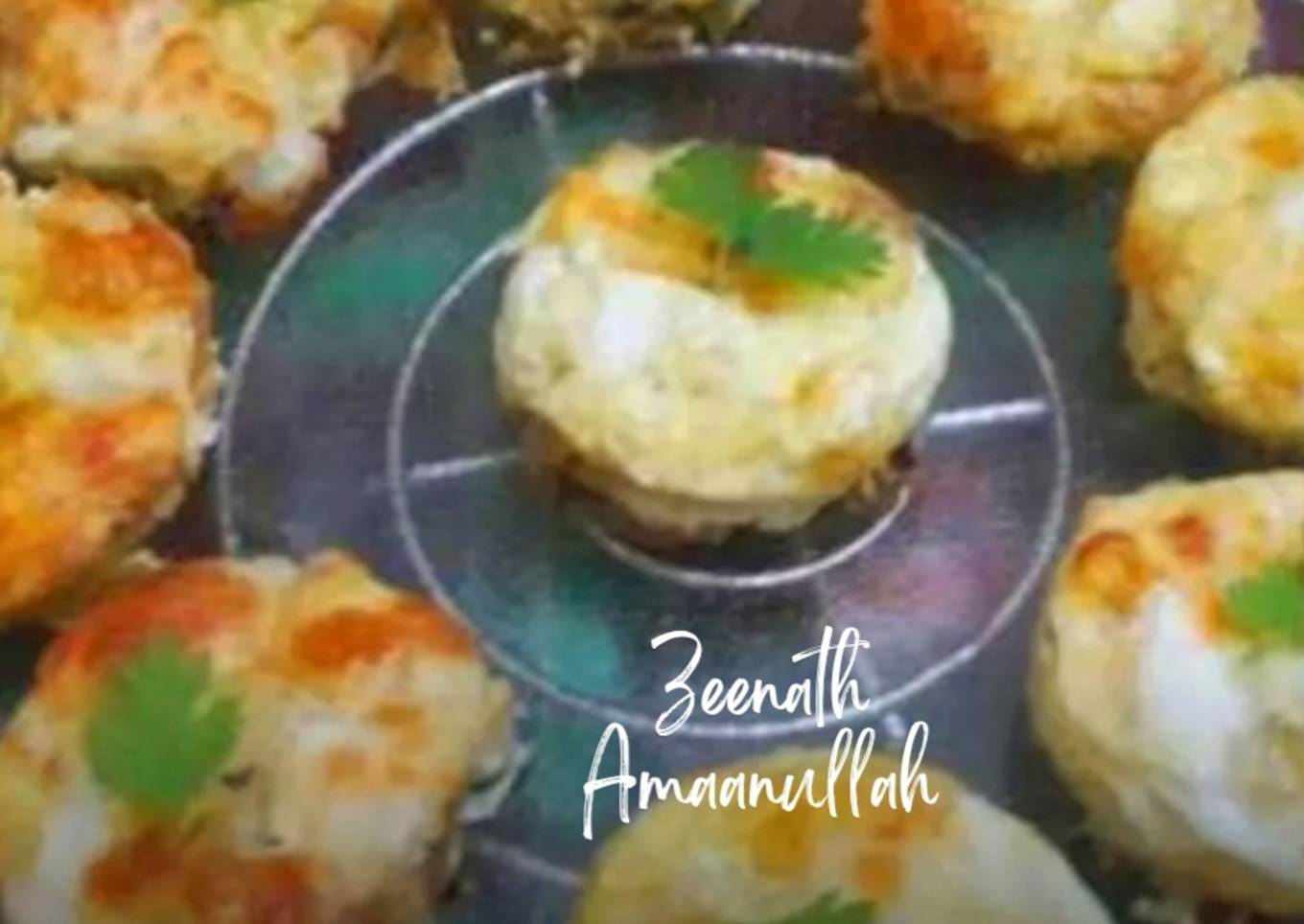 Breakfast Eggy and Cheesy Muffins