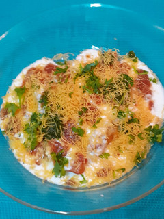 સમોસા ચાટ (Samosa Chaat Recipe In Gujarati) રેસીપી મુખ્ય ફોટો