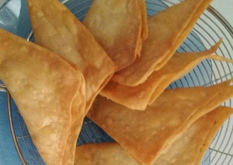 Langkah Mudah untuk Menyiapkan Samosa vegetable, Menggugah Selera