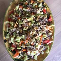 Foto principal de Arroz salvaje con pepino y aguacate